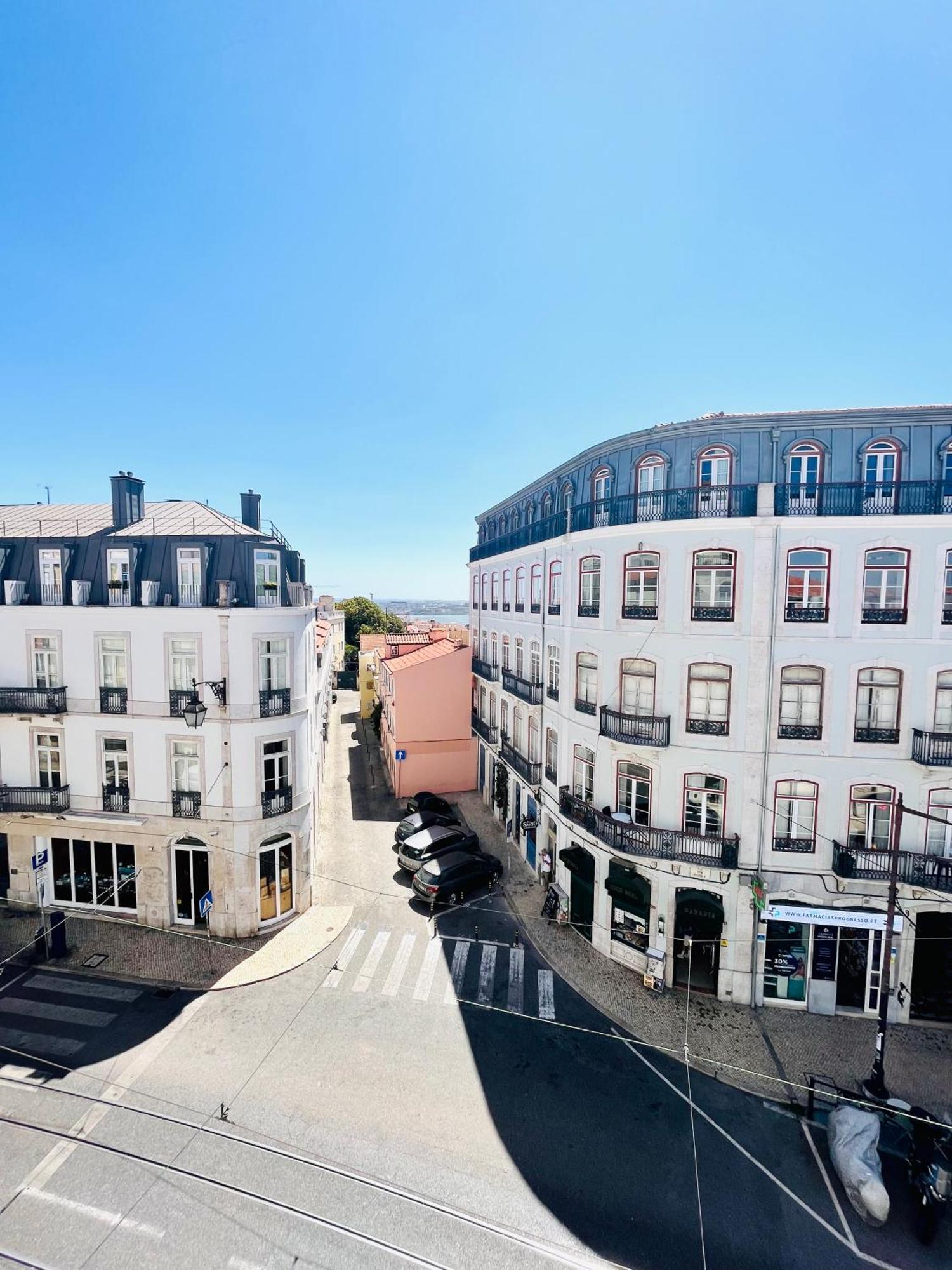Apartment The Royal Garden In Principe Real Lisbon